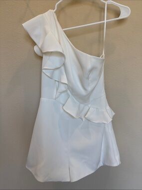 One-Shoulder Ruffle White Romper